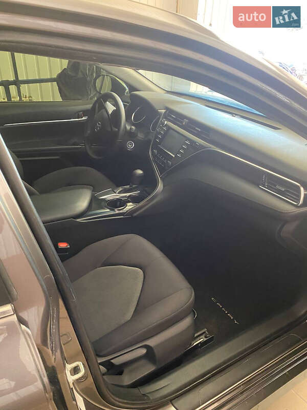 Седан Toyota Camry 2018 в Кривому Розі