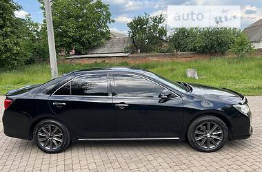 Седан Toyota Camry 2012 в Виннице