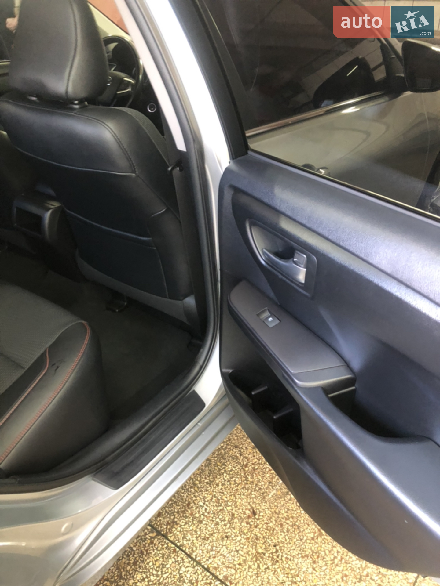 2016 Toyota Camry - мініатюра 23