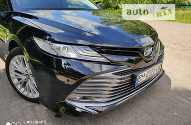 Седан Toyota Camry 2018 в Киеве