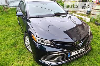 Седан Toyota Camry 2018 в Полтаві