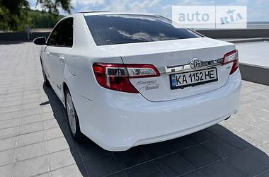 Седан Toyota Camry 2012 в Кременчуге