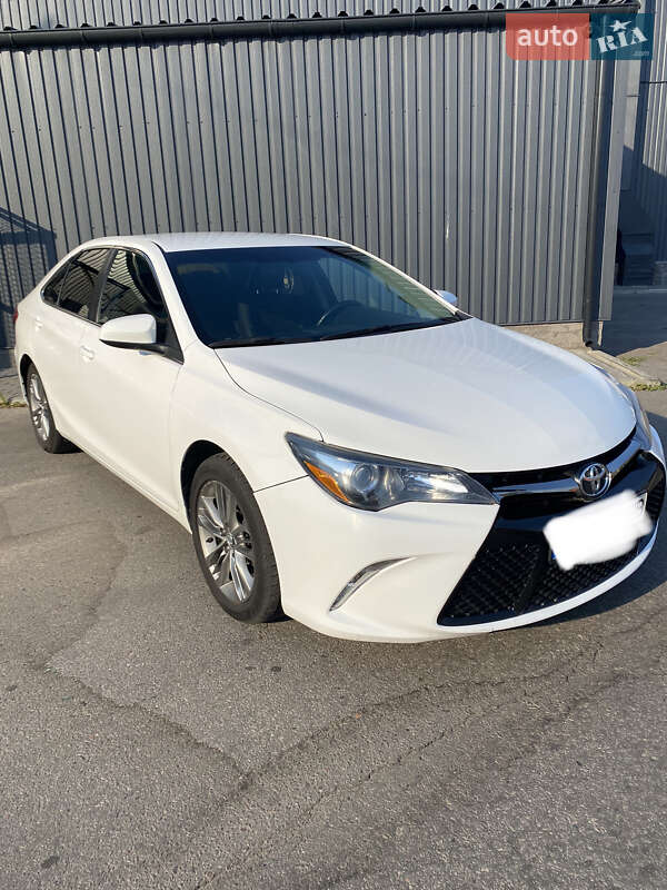 Toyota Camry 2015