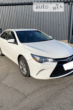 Toyota Camry 2015