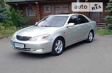 Седан Toyota Camry 2004 в Киеве