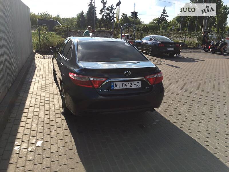 Седан Toyota Camry 2016 в Києві