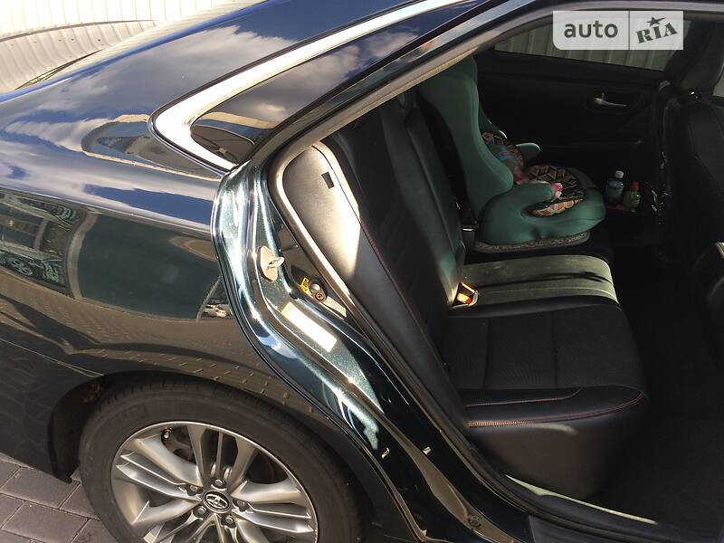 Седан Toyota Camry 2016 в Києві