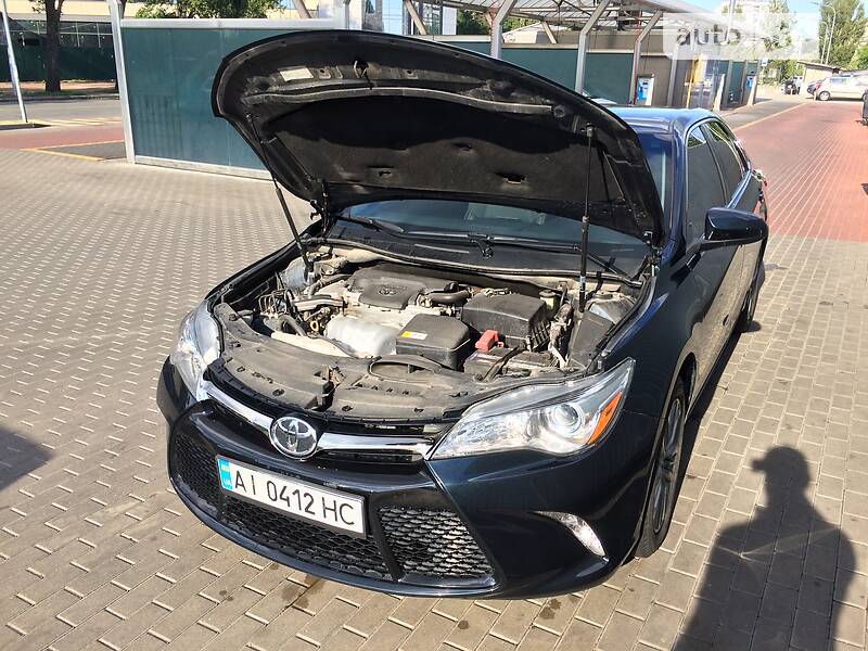 Седан Toyota Camry 2016 в Києві
