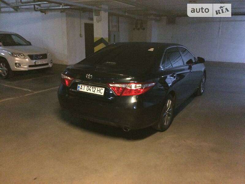 Седан Toyota Camry 2016 в Києві