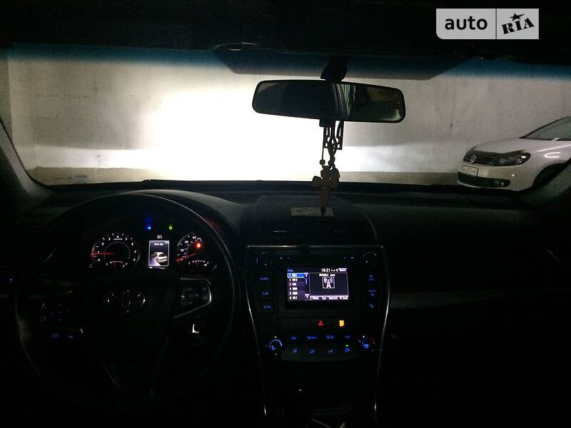 Седан Toyota Camry 2016 в Києві