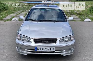 Седан Toyota Camry 2000 в Киеве