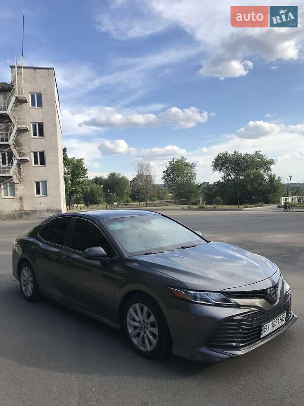 Седан Toyota Camry 2018 в Кривому Розі