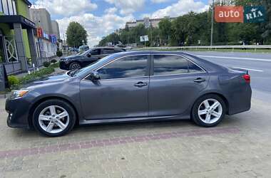 Toyota Camry 2014