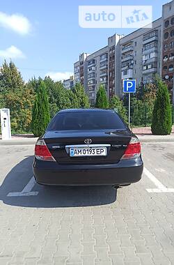 Седан Toyota Camry 2005 в Житомире