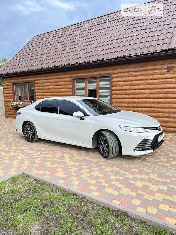 Седан Toyota Camry 2021 в Шостке