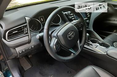 Седан Toyota Camry 2019 в 