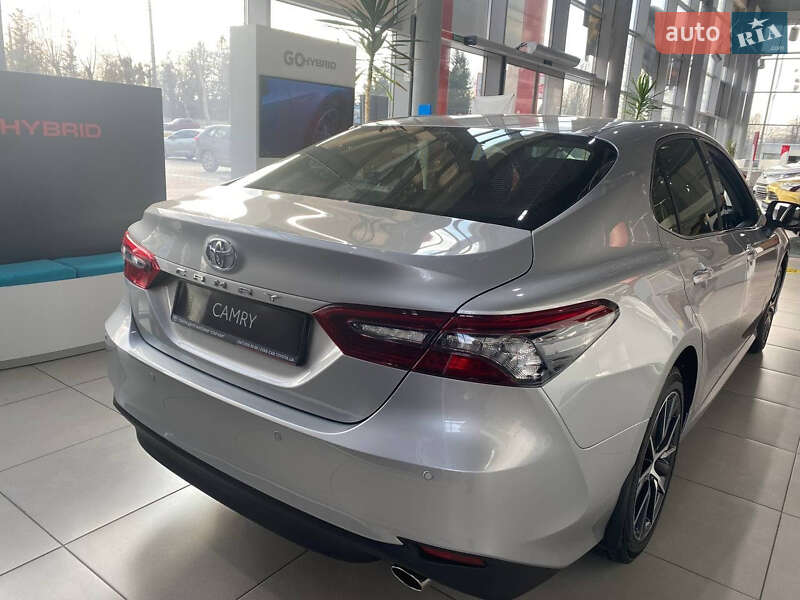 Седан Toyota Camry 2021 в Кривом Роге