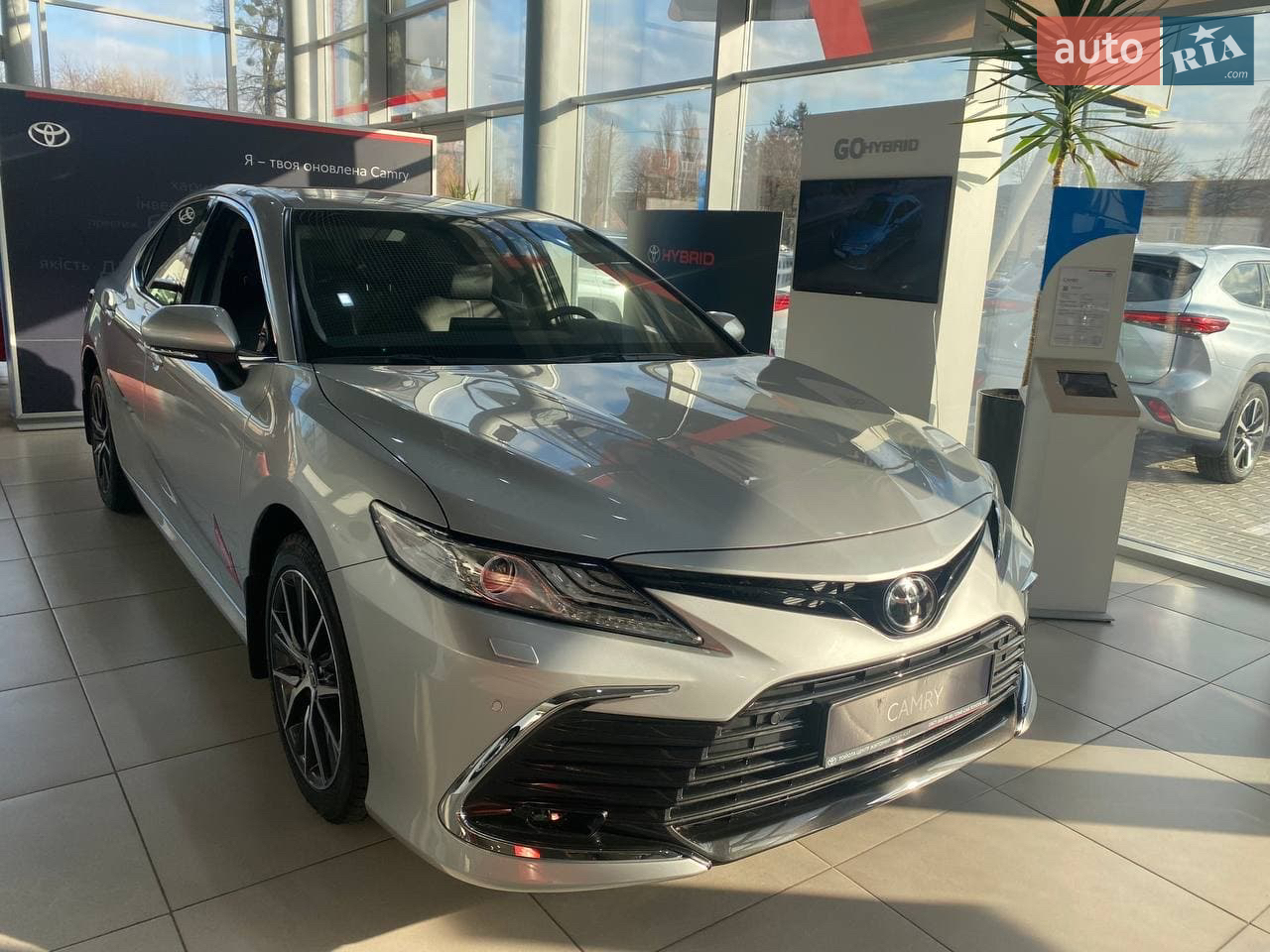 Офіційний автомобіль, куплений в лютому 2022 році. Офіційна гарантія до 2025 року.
Максимальна комплектація (музика JBL, електро регулювання задніх сидінь, вентиляція та підігрів передніх сидінь, підігрів задніх сидінь, підігрів та електрорегулювання керма, музика JBL з сабвуфером, парктроніки перед/зад + камера заднього виду,адаптивний круїз, утримання в полосах, екстренне гальмування), датчики світла та дощу, ApleCarPlay та AndroidAuto і багато іншого.
Додаткове обладнання: -передня частина автомобіля,стійки,ручки дверей захищені бронеплівкою. 
-повністю обезшумлена якісними матеріалами включно капот і дах.
-захист ДВС та КПП. -тонування Lumar(лобове заклеїли атермальною плівкою). 
-оригінальні два комплекти гумові та ворсові  килими салону та багажнику (вир-во США). 
-зимова гума  Michelin Alpin 5 R18. Літня гума преміум CONTINENTAL ContiSportContact 5. Встановлено ГБО. 
Автомобіль без підкрасів, запитать по стану кузову та салону не має. Все без перебільшення як нове. 