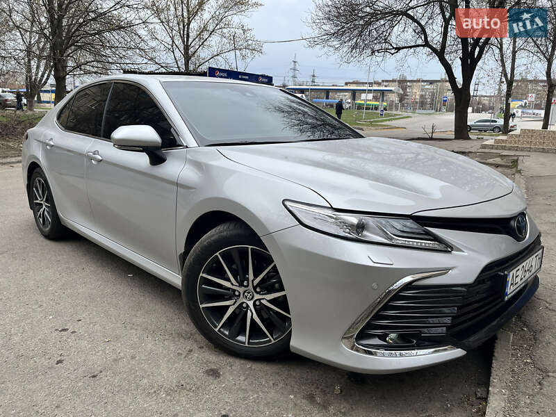 Седан Toyota Camry 2021 в Кривом Роге