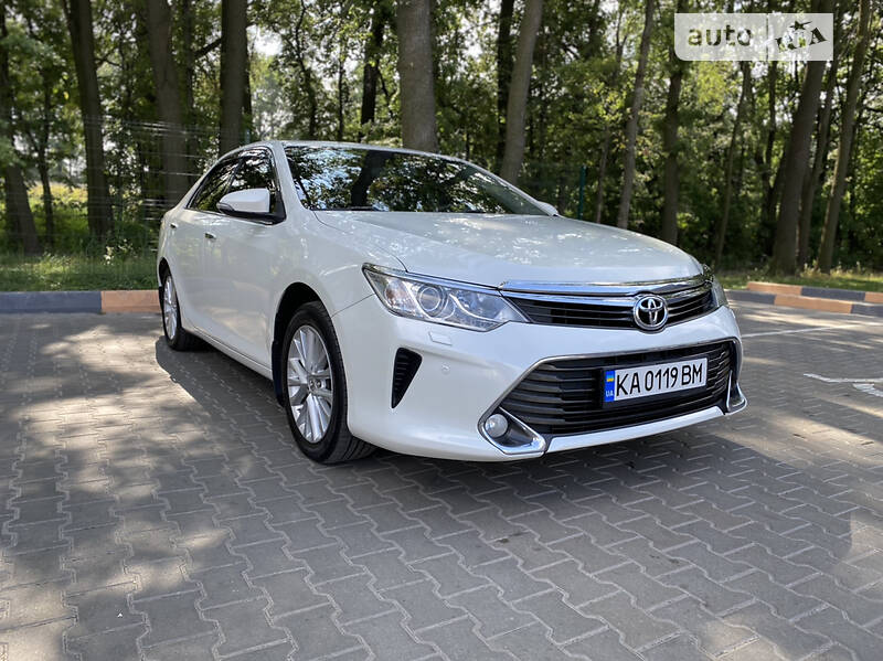 Седан Toyota Camry 2014 в Києві