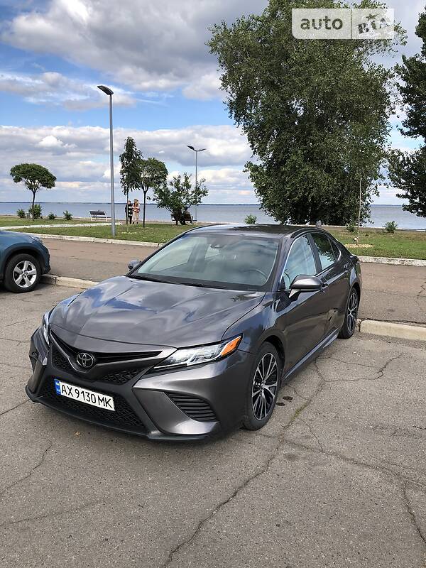 Седан Toyota Camry 2020 в Киеве