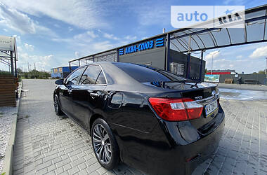 Седан Toyota Camry 2013 в Кривому Розі