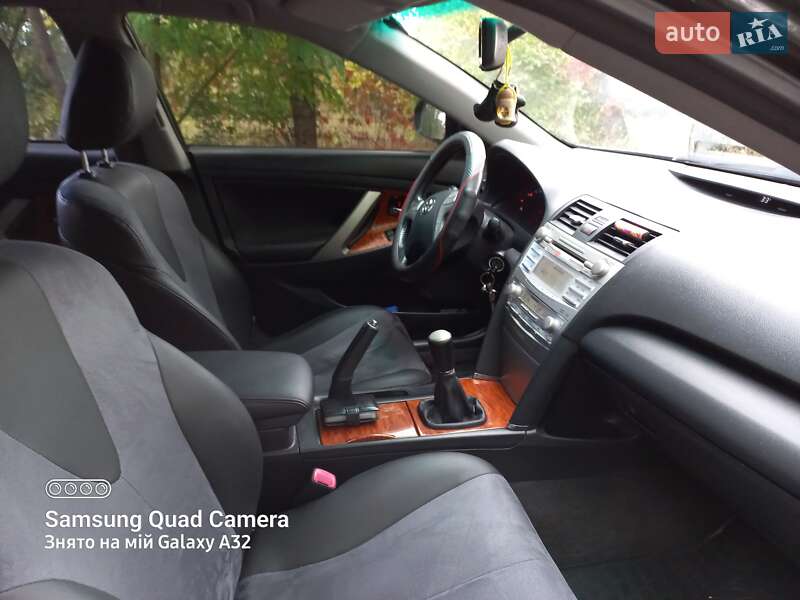 Седан Toyota Camry 2009 в Коростені