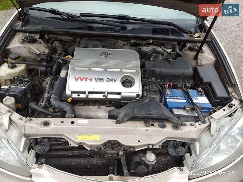 Седан Toyota Camry 2004 в Кременчуці