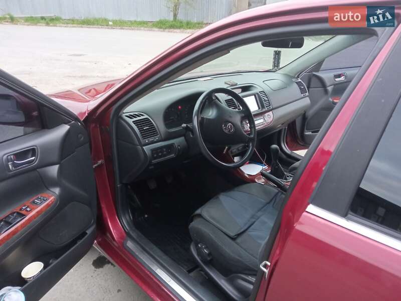 Седан Toyota Camry 2003 в Ужгороде