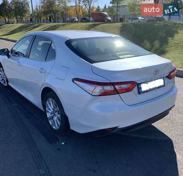 Седан Toyota Camry 2020 в Кривому Розі