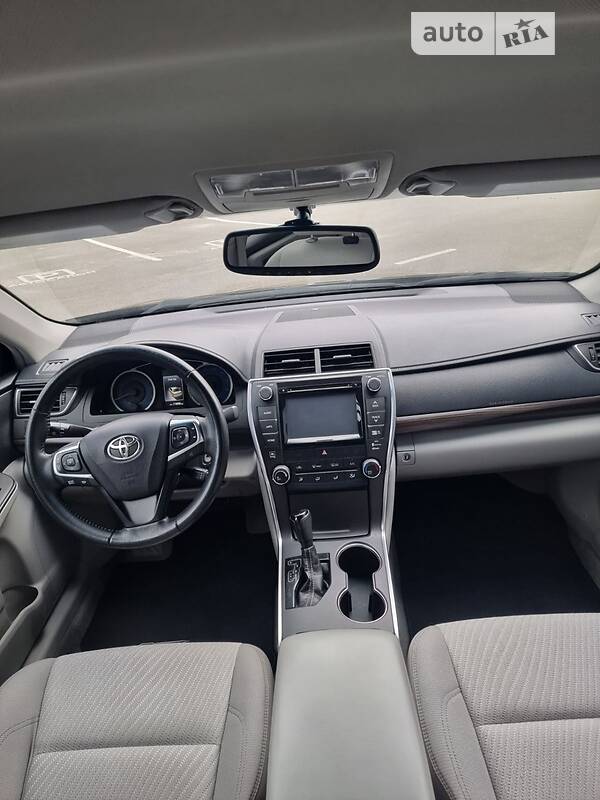 Седан Toyota Camry 2016 в Харкові