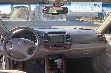 Седан Toyota Camry 2004 в Днепре