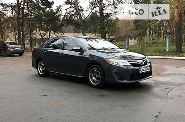 Седан Toyota Camry 2012 в Киеве