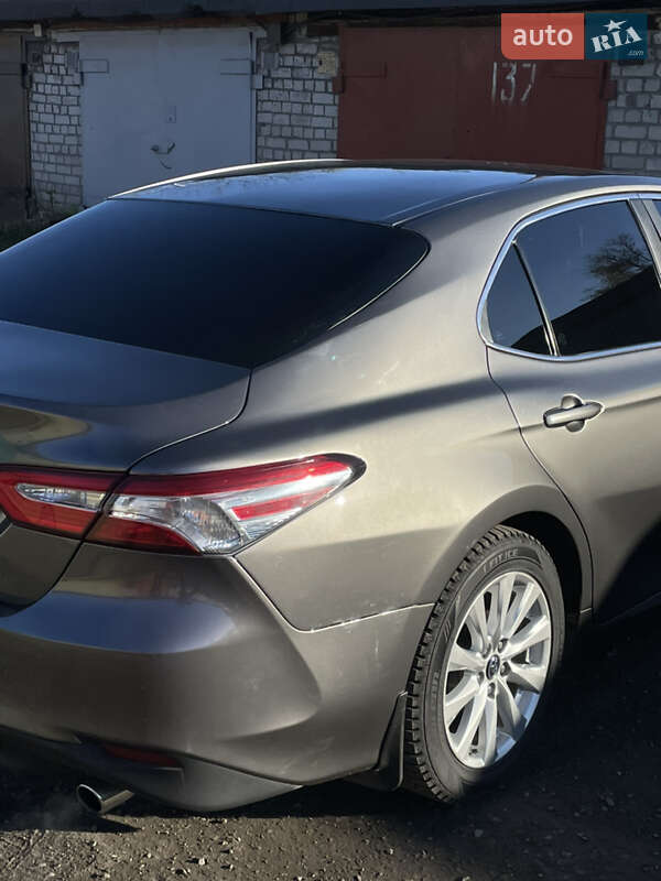 Седан Toyota Camry 2018 в Кривому Розі