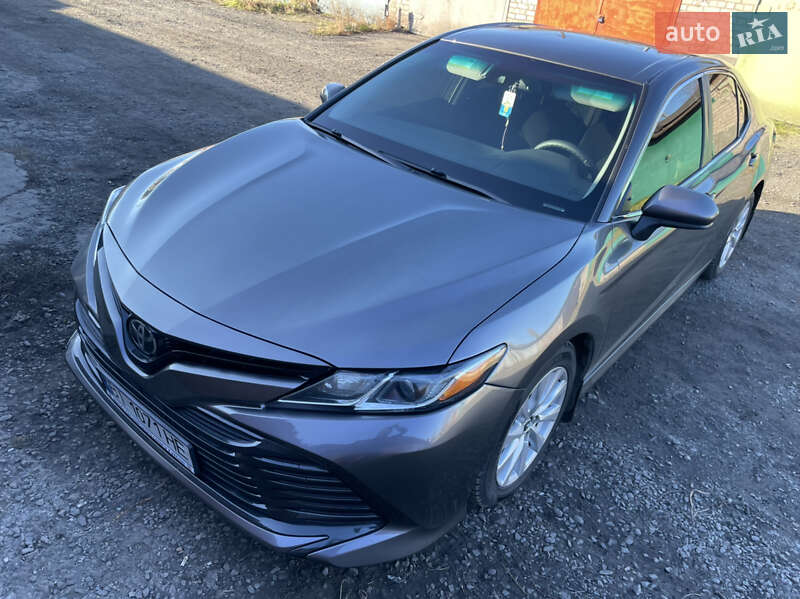 Седан Toyota Camry 2018 в Кривому Розі