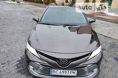 Седан Toyota Camry 2018 в Хмельницком