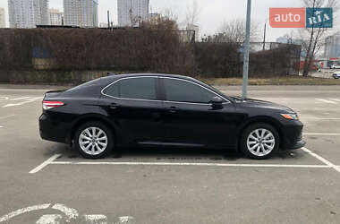 Седан Toyota Camry 2020 в Києві