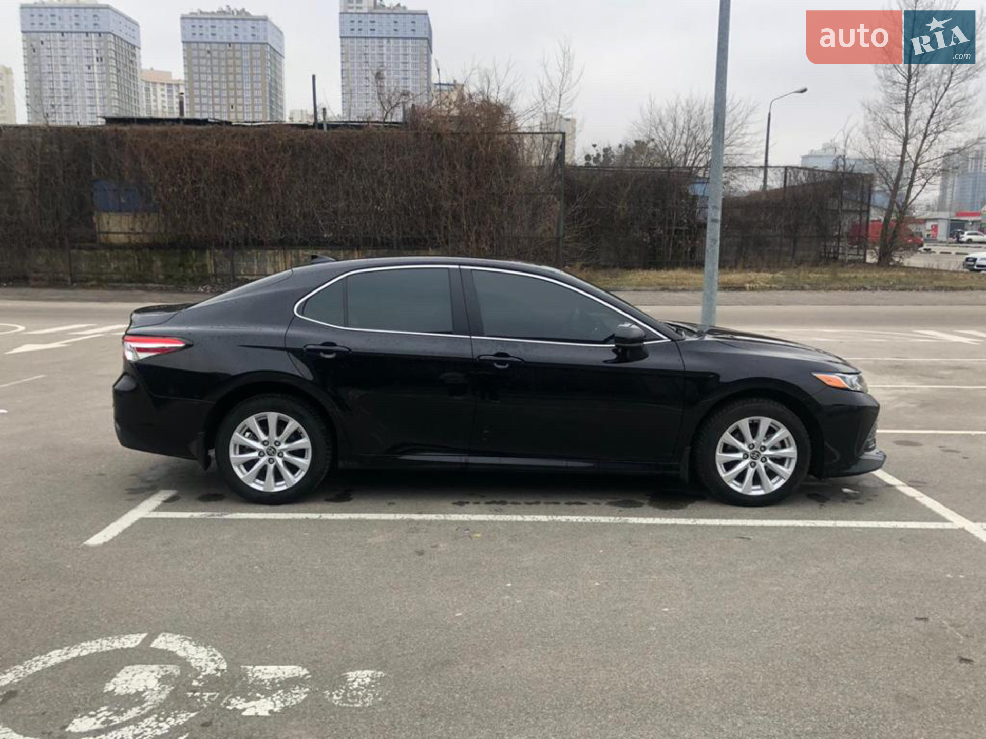 2020 Toyota Camry - мініатюра 3