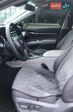 Седан Toyota Camry 2020 в Києві