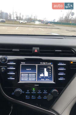 Седан Toyota Camry 2020 в Києві