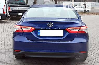 Седан Toyota Camry 2018 в Дніпрі