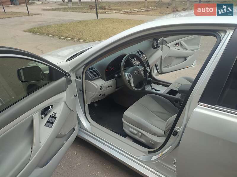 Седан Toyota Camry 2006 в Первомайске