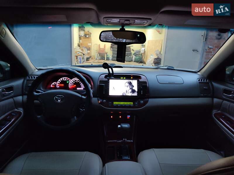 Седан Toyota Camry 2004 в Слов'янську