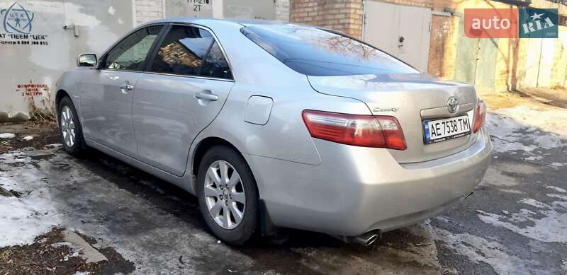 Седан Toyota Camry 2006 в Днепре