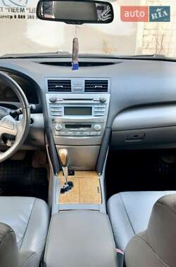 Седан Toyota Camry 2006 в Днепре