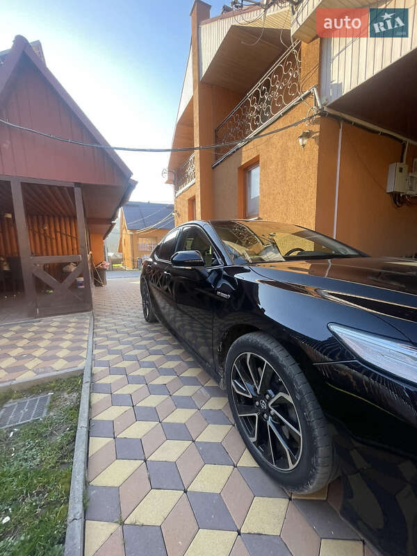 Седан Toyota Camry 2019 в Тячеве