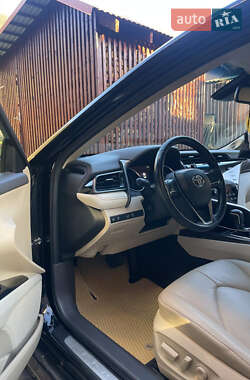 Седан Toyota Camry 2019 в Тячеве