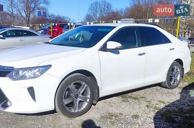 Седан Toyota Camry 2015 в 