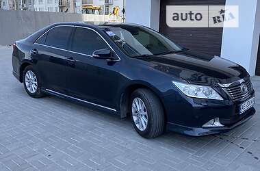 Седан Toyota Camry 2014 в Дніпрі