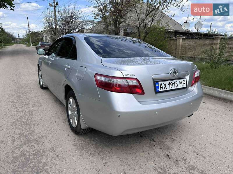 Седан Toyota Camry 2008 в Харькове